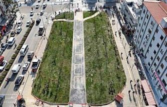 Yıkılan işhanı alanında çevre düzenlemesi tamamlandı