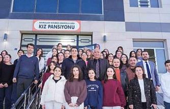 Yılmaz, gençlerle iftar sofrasında buluştu