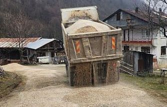 Yol bakım çalışmaları sürüyor