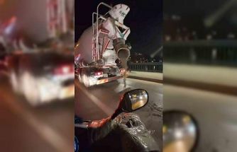 Yola beton dökerek seyreden mikser kameraya yansıdı