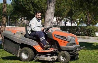 Yunusemre’den parklara bahar temizliği