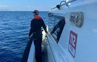 Yüzmek için denize giren şahısları, Sahil Güvenlik ekipleri kurtardı