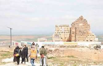 Zerzevan Kalesi yağışlı havaya rağmen bayramda 13 bin kişi ağırladı