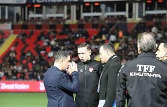 Ziraat Türkiye Kupası C Grubu’nda oynanacak olan Gaziantep FK - Fenerbahçe maçı stadın ışıklandırma sistemindeki arıza nedeniyle başlamadı.