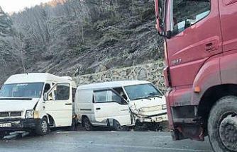 Zonguldak-Ankara yolunda buzlanma nedeniyle üç ayrı kaza: 10 yaralı