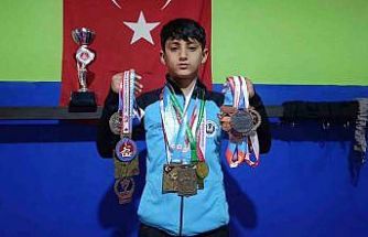 10 yaşındaki karateciden 20 madalyalık büyük başarı