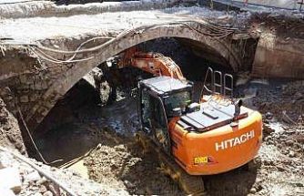 200 yıllık tarihi kemer köprü yol yapımı çalışmasında gün yüzüne çıktı