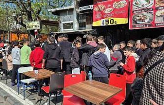 23 Nisan’da bedava kokoreç izdihamı