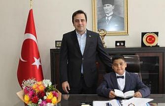 23 Nisan’da çocuklar protokol koltuklarına oturdu