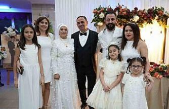 42 yıllık evlilik yeniden taçlandı