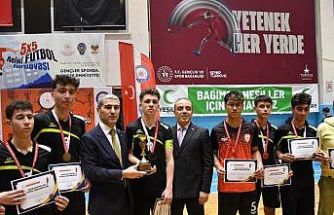 5x5 Mini Futbol Turnuvası Finali gerçekleştirildi