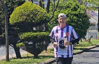 65 yaşındaki diş hekimi Fedai Kürtül, İstanbul’dan Samsun’a koşuyor