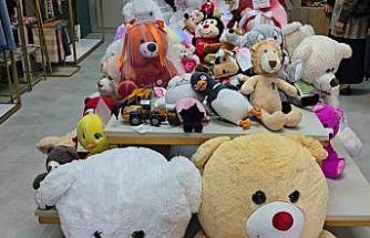 "Açılışa kuruyacak çiçeklerle değil çocukları sevindirecek oyuncaklarla gelin" çağrısı