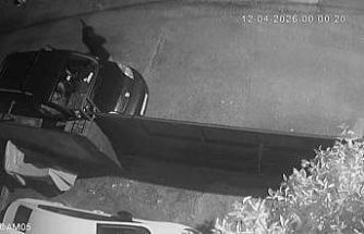 Adana’da kasklı saldırgan dehşeti: Eve tüfekle kurşun yağdırdı