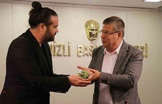 AK Parti İl Başkanı Subaşıoğlu; "Siyasilerin toplumla kurduğu en güçlü köprü basındır"