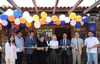 Akdeniz Üniversitesi logolu ürünler mağazası açıldı