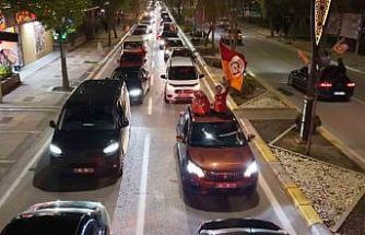 Aksaray sokaklarında Galatasaraylıların coşkulu kutlaması