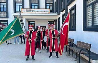 Alanya’da 5 ülkeden 97 öğrenci mehter marşlarıyla karşılandı