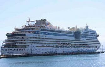 Alanya’ya lüks kruvaziyer ile 2 bin turist geldi