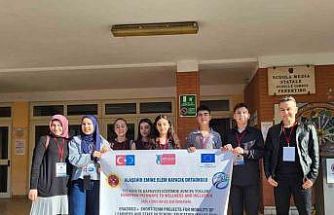 Alaşehirli öğrenciler İtalya’da Türkiye’yi temsil etti