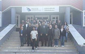 Altundal mezun olduğu okulda derse katıldı