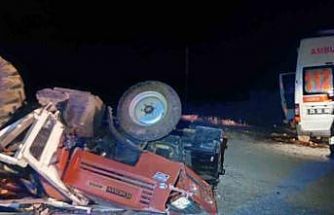 Ambulans traktöre arkadan çarptı: 4 yaralı