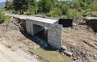 Andırın’da 5 mahalleye ulaşım sağlayan köprü menfezde sona gelindi