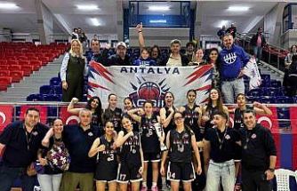 Antalya Gelişim Spor Kulübü, U14 Kızlar Türkiye Şampiyonası’nda ikinci oldu