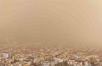 Antalya semaları kahverengiye büründü Sahra Çölü üzerinden gelen toz taşınımı çamur olup yağdı