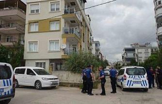 Aracın anahtarını vermeyen annesine sinirlenince eve pompalı tüfekle ateş açtı