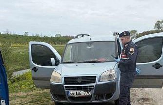 Aracında silahla vurulmuş halde bulundu