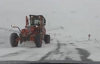Ardahan’ın yüksek kesimlerinde kar ve tipi ulaşımı aksatıyor
