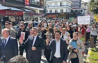 Arhavi’de "Kitap Yolu" yürüyüşü