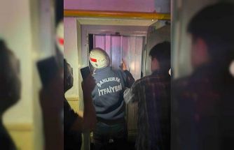 Asansörde mahsur kalan 3 çocuk kurtarıldı