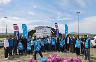 Avrasya Federasyonu’ndan Kale Salkımlı’da kıyı temizliği