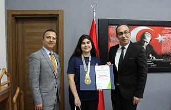 Aydınlı öğrenci uluslararası matematik olimpiyatında altın kazandı