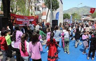 Aydınlı Romanlar günlerini doyasıya eğlenerek kutladı