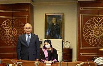 AYM Başkanı Özkaya, lösemi tedavisi gören çocukları misafir etti