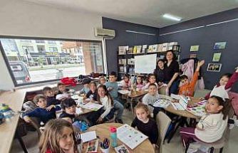 Ayvalık Belediyesi’nin resim atölyelerine yoğun ilgi