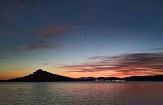 Ayvalık sahilinde gün batımı böyle görüntülendi