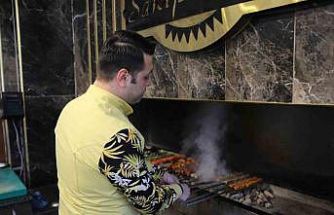 Babalarından kalan 54 yıllık lokantayı ayakta tutuyorlar