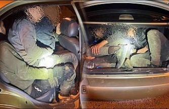 Bagajı dahi göçmenle dolduran 4 araç sürücüsüne 601 bin TL ceza uygulandı