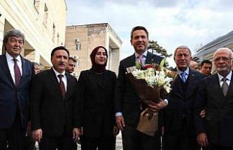 Bakan Bayraktar Vali Çiçek’i ziyaret etti