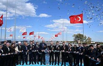 Bakan Uraloğlu: "Eskiden hemzemin kavşakta hizmet veren sinyalizasyon sistemini devre dışı bırakarak trafiğin dur-kalk yapmaksızın akışını sağladık"