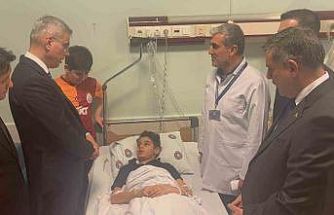 Bakanlar yaralı öğrencileri ziyaret etti