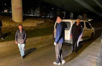 Bakırköy’de seyir halindeki araç bir anda kendini kilitleyerek yolun ortasında durdu, trafik kilitlendi