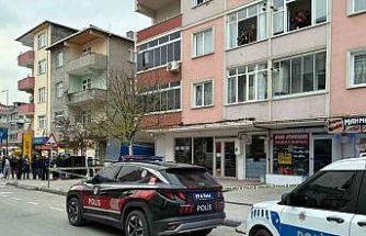 Balkondan pompalı tüfekle husumetlisini vurdu