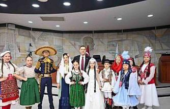 Başkan Akın, dünya çocuklarını ağırladı