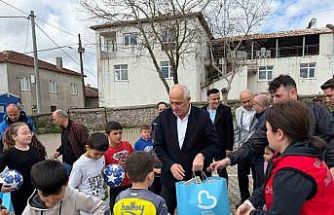 Başkan Akın’dan kırsaldaki çocuklara 23 Nisan hediyesi