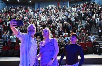 Başkan Çerçioğlu, Didim ve Nazilli’de vatandaşları tiyatro ile buluşturdu